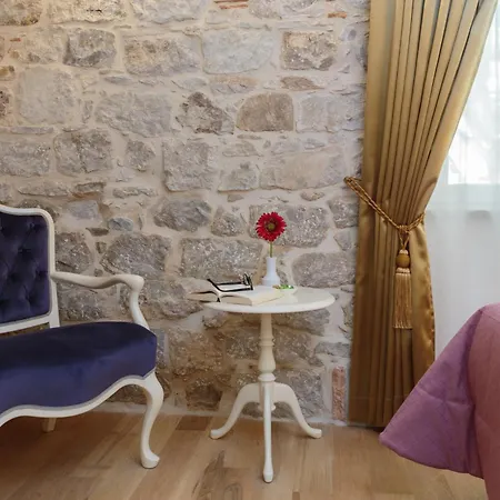 Opera Heritage Oda ve Kahvaltı 4*