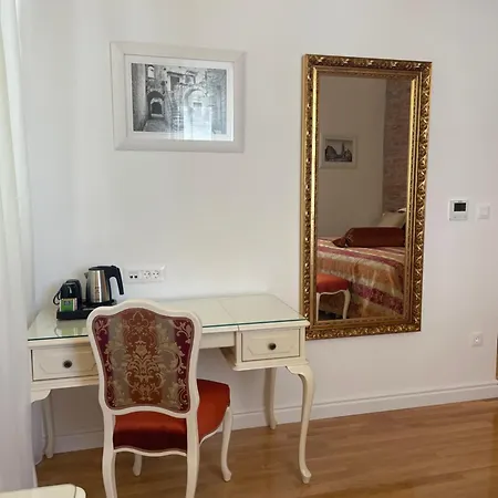 Oda ve Kahvaltı Opera Heritage 4*